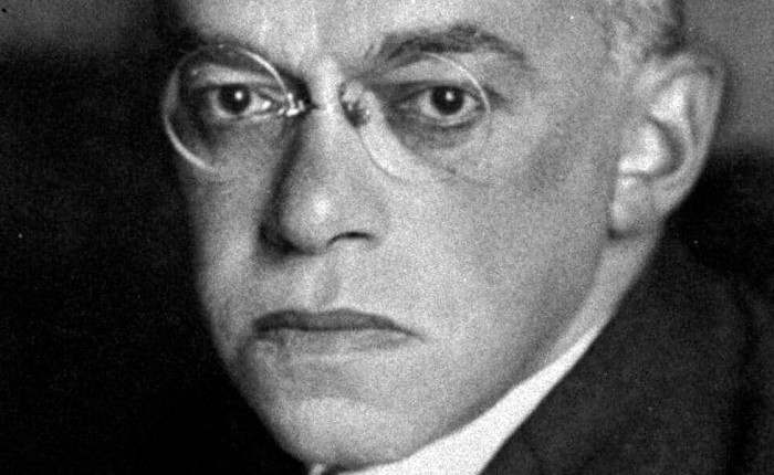 Vladímir Jabotinsky : ” On the Iron Wall ” giornale Razviet, 4 novembre 1923